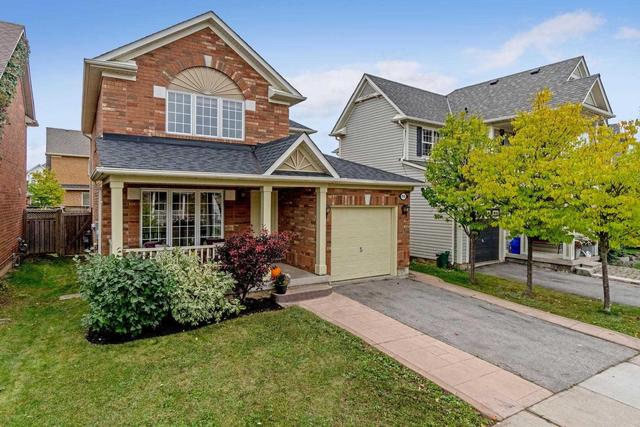 956 Lancaster Blvd, House detached with 3 bedrooms, 3 bathrooms and 2 parking in Milton ON | Image 2