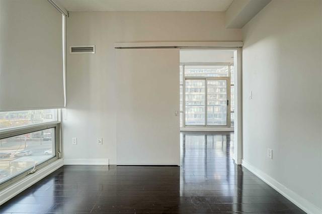 305 - 9 Spadina Ave, Condo with 1 bedrooms, 1 bathrooms and 1 parking in Toronto ON | Image 6