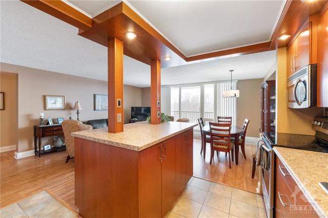405 - 665 Bathgate Drive, Condo with 3 bedrooms, 2 bathrooms and 1 parking in Ottawa ON | Image 8