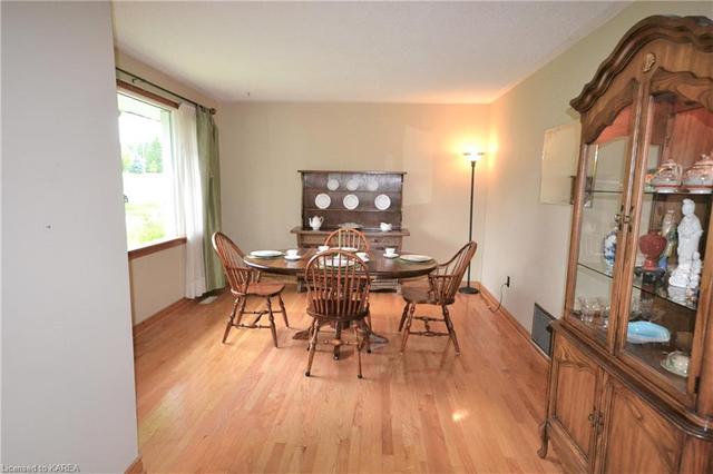 3552 Perth Road, House detached with 2 bedrooms, 1 bathrooms and 11 parking in South Frontenac ON | Image 8