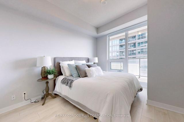 2006 - 2221 Yonge St, Condo with 1 bedrooms, 1 bathrooms and 0 parking in Toronto ON | Image 4