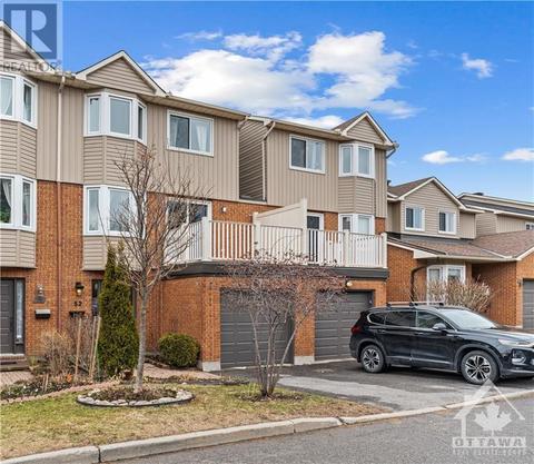 52 Buckingham Private, House attached with 3 bedrooms, 2 bathrooms and 2 parking in Ottawa ON | Card Image