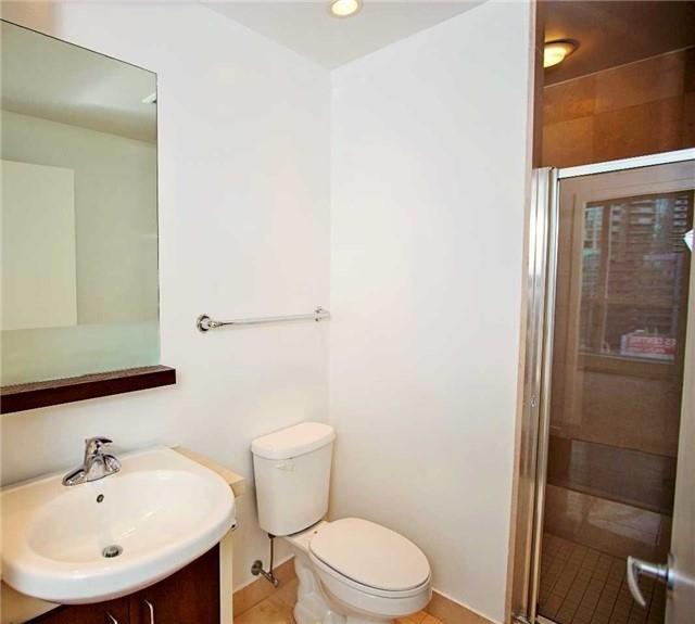 1001 - 218 Queens Quay W, Condo with 2 bedrooms, 2 bathrooms and 1 parking in Toronto ON | Image 12