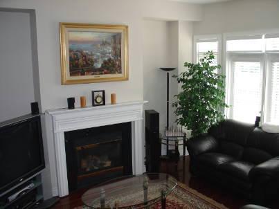 th27 - 8 Rean Dr, Townhouse with 2 bedrooms, 3 bathrooms and 2 parking in Toronto ON | Image 2