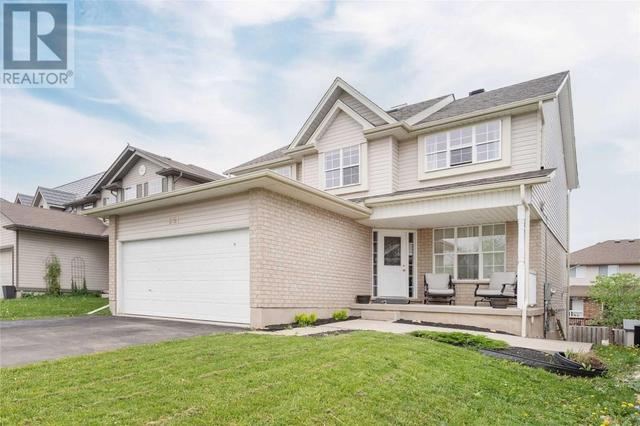 651 Grange Rd, House detached with 2 bedrooms, 1 bathrooms and 1 parking in Guelph ON | Image 1
