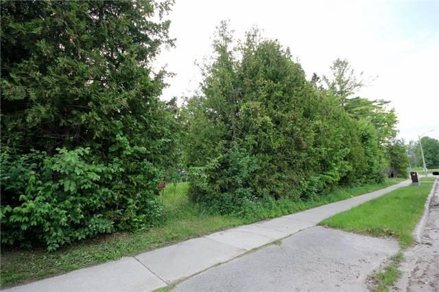 Lot 2 Thompson St, Home with 0 bedrooms, null bathrooms and null parking in Innisfil ON | Image 4