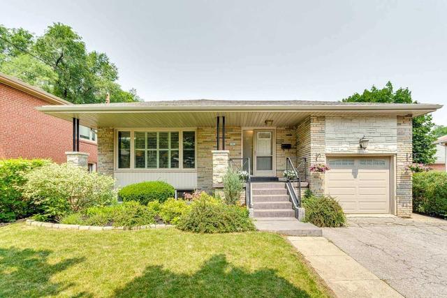 90 Overbrook Pl, House detached with 3 bedrooms, 3 bathrooms and 4 parking in Toronto ON | Image 1