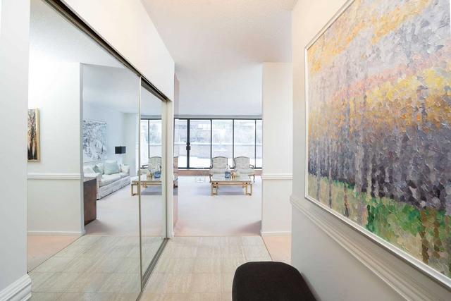 e301 - 18a Hazelton Ave, Condo with 2 bedrooms, 2 bathrooms and 1 parking in Toronto ON | Image 9