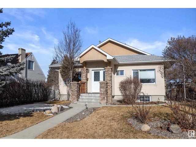 11318 110a Av Nw, House detached with 4 bedrooms, 3 bathrooms and null parking in Edmonton AB | Image 2
