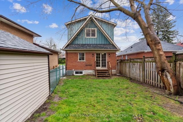 38 Thirty Fifth St, House detached with 3 bedrooms, 4 bathrooms and 4 parking in Toronto ON | Image 27