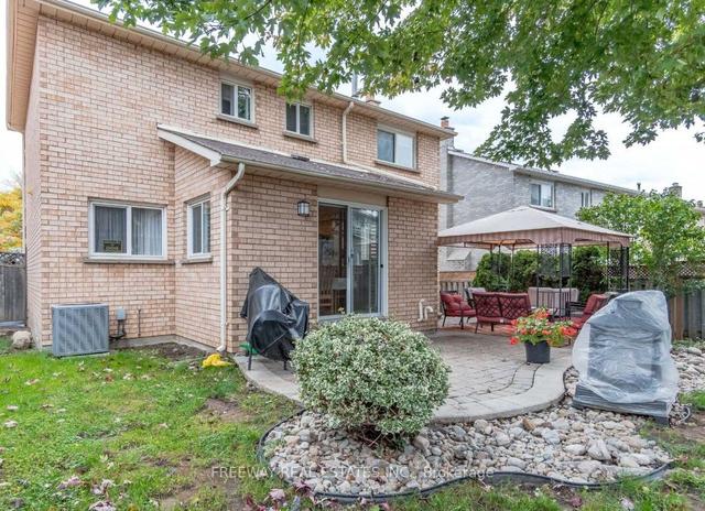 138 Major William Sharpe Dr, House detached with 3 bedrooms, 4 bathrooms and 7 parking in Brampton ON | Image 5