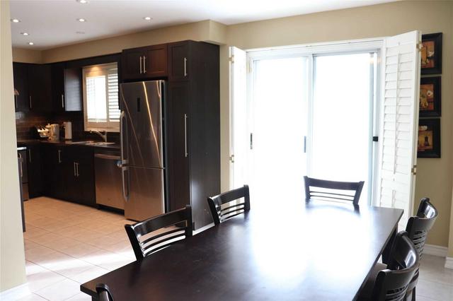 67 Cinrickbar Dr, House detached with 3 bedrooms, 4 bathrooms and 5 parking in Toronto ON | Image 19