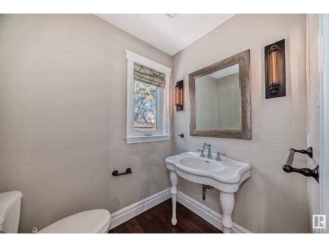 10241 146 St Nw, House semidetached with 4 bedrooms, 3 bathrooms and null parking in Edmonton AB | Image 21