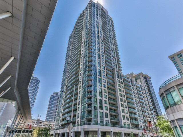 1010 - 19 Grand Trunk Cres, Condo with 2 bedrooms, 2 bathrooms and 1 parking in Toronto ON | Image 1
