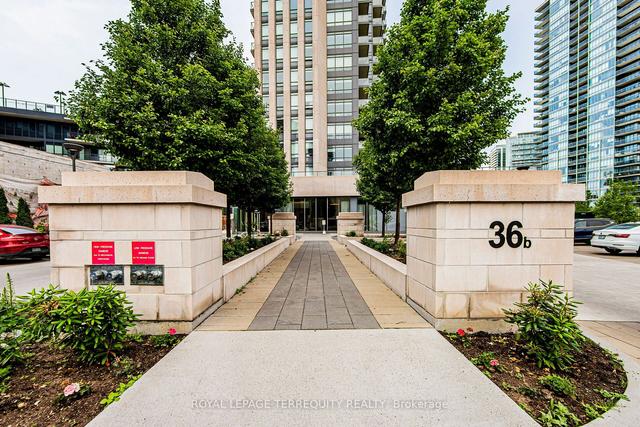 3810 - 36 Park Lawn Rd, Condo with 2 bedrooms, 2 bathrooms and 1 parking in Toronto ON | Image 1