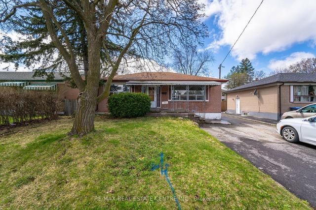 7088 Minotola Ave, House detached with 3 bedrooms, 2 bathrooms and 4 parking in Mississauga ON | Image 14