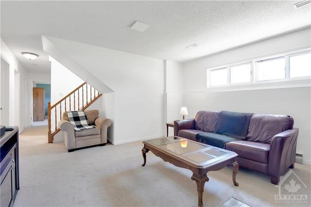 5 Skeel Court, House detached with 5 bedrooms, 3 bathrooms and 5 parking in Ottawa ON | Image 21