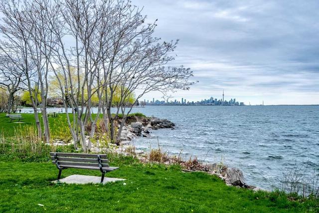 34 Lake Shore Dr, House semidetached with 3 bedrooms, 2 bathrooms and 1 parking in Toronto ON | Image 20