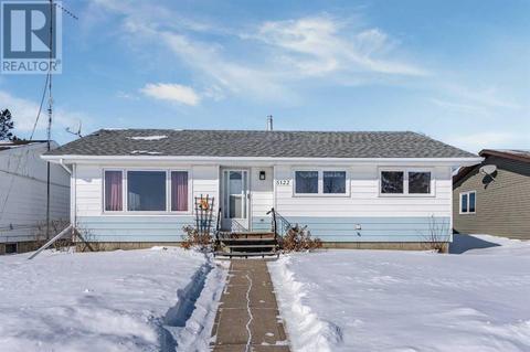 5122 48 Street, Daysland, AB, T0B1A0 | Card Image