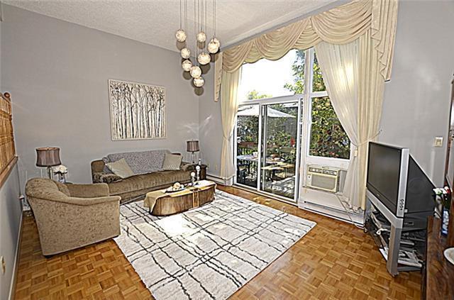 Th30 - 141 Clark Ave, Townhouse with 3 bedrooms, 2 bathrooms and 2 parking in Markham ON | Image 3