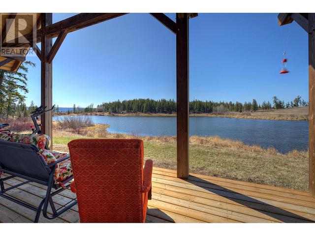3112 Doctors Lake Road, House detached with 3 bedrooms, 3 bathrooms and null parking in Cariboo F BC | Image 2