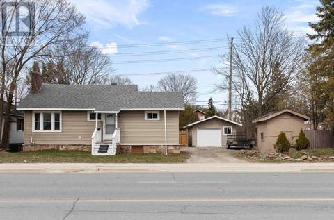 946 Wellington St E, House detached with 2 bedrooms, 1 bathrooms and null parking in Sault Ste. Marie ON | Card Image