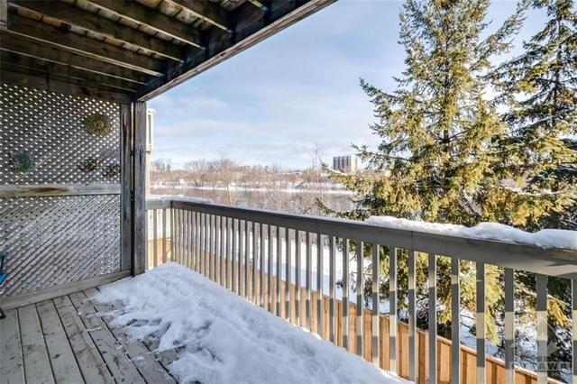81 Robinson Avenue, Townhouse with 2 bedrooms, 4 bathrooms and 2 parking in Ottawa ON | Image 5