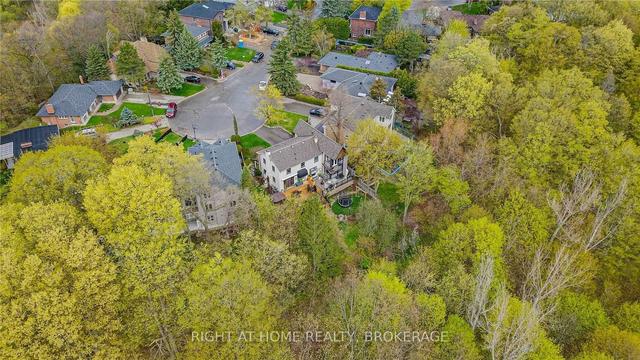 11 Sulkara Crt, House detached with 4 bedrooms, 4 bathrooms and 5 parking in Toronto ON | Image 32