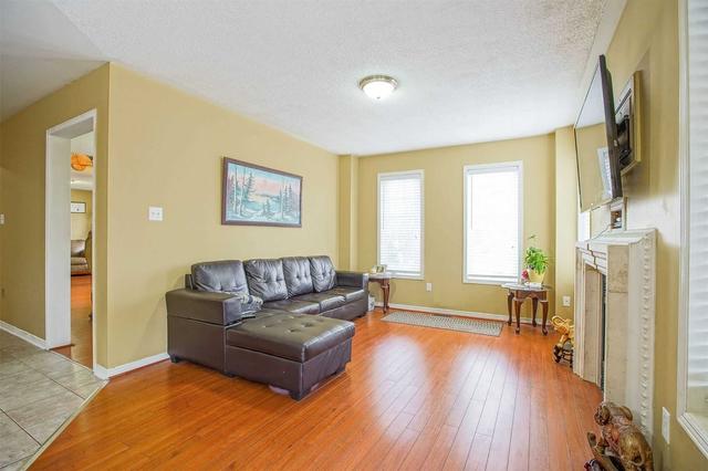 5085 Dubonet Dr, House detached with 4 bedrooms, 4 bathrooms and 6 parking in Mississauga ON | Image 3