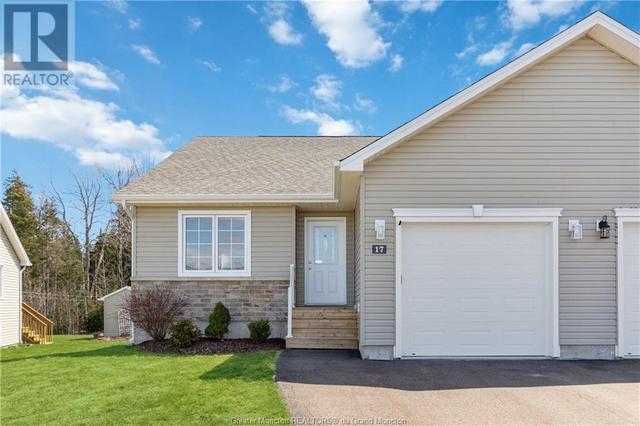 17 Golden St, House semidetached with 3 bedrooms, 2 bathrooms and null parking in Moncton NB | Image 1