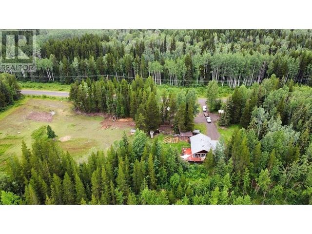 21674 Kitseguecla Loop Road, House detached with 4 bedrooms, 2 bathrooms and null parking in Bulkley Nechako A BC | Image 25