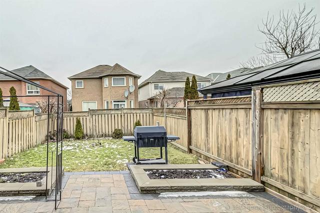 1665 Autumn Cres, House semidetached with 3 bedrooms, 3 bathrooms and 4 parking in Pickering ON | Image 18