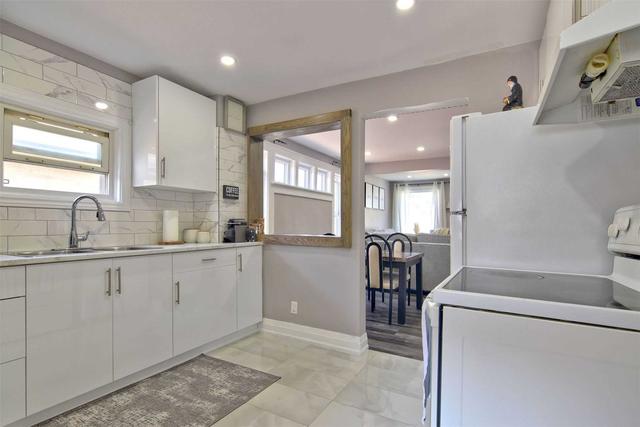 1391 Janette Ave, House detached with 2 bedrooms, 2 bathrooms and 3 parking in Windsor ON | Image 8