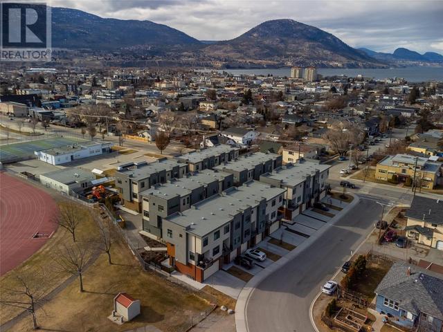 106 - 388 Eckhardt Avenue E, House attached with 2 bedrooms, 2 bathrooms and 1 parking in Penticton BC | Image 3