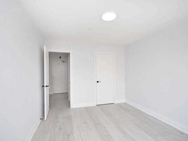 290 - 2095 Roche Crt, Townhouse with 3 bedrooms, 2 bathrooms and 1 parking in Mississauga ON | Image 3