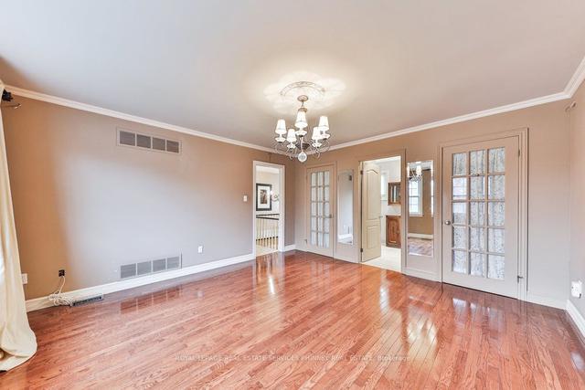 988 Valdese Dr, House detached with 4 bedrooms, 4 bathrooms and 6 parking in Mississauga ON | Image 18
