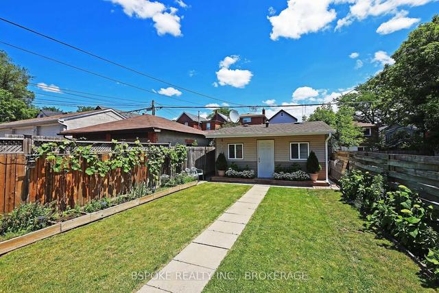 379 Winona Dr, House detached with 3 bedrooms, 2 bathrooms and 3 parking in Toronto ON | Image 29