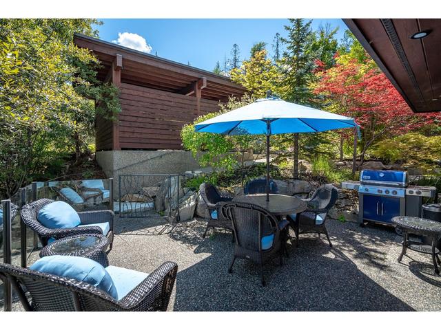 285 Kootenay Lake Road, House detached with 3 bedrooms, 4 bathrooms and 2 parking in Central Kootenay E BC | Image 73