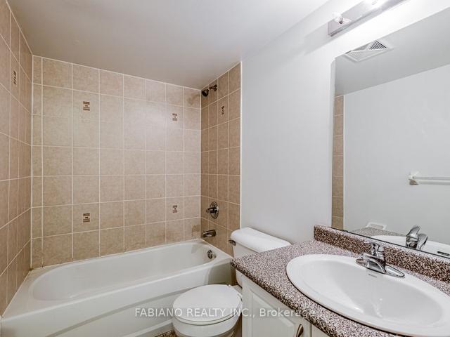 2016 - 3049 Finch Ave W, Townhouse with 1 bedrooms, 1 bathrooms and 1 parking in Toronto ON | Image 5