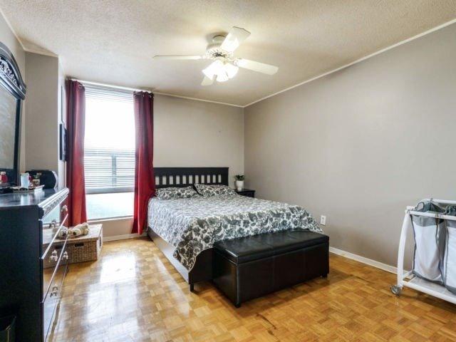 608 - 25 Kensington Rd, Condo with 2 bedrooms, 1 bathrooms and 1 parking in Brampton ON | Image 13