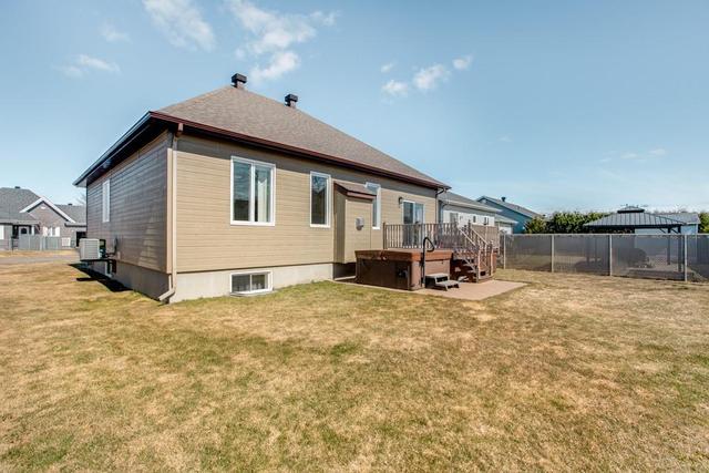 640 Rupert Street, House detached with 2 bedrooms, 1 bathrooms and 4 parking in Hawkesbury ON | Image 28