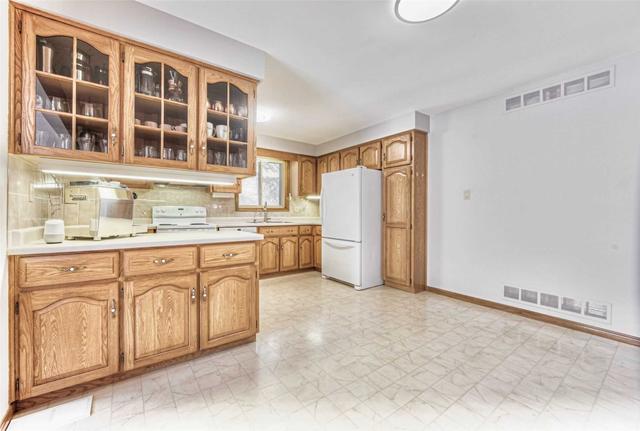 71 Downey Rd, House detached with 3 bedrooms, 3 bathrooms and 6 parking in Guelph ON | Image 3