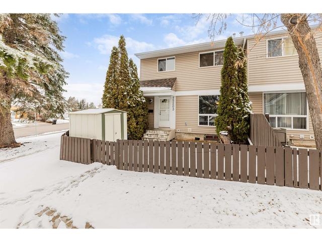 15203 54 St Nw, House attached with 3 bedrooms, 1 bathrooms and null parking in Edmonton AB | Image 2