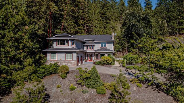 3257 Juniper Drive, House detached with 3 bedrooms, 3 bathrooms and 2 parking in Okanagan Similkameen E BC | Card Image
