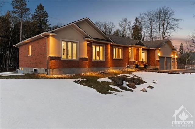 1108 Meadowshire Way, House detached with 6 bedrooms, 4 bathrooms and 9 parking in Ottawa ON | Image 1