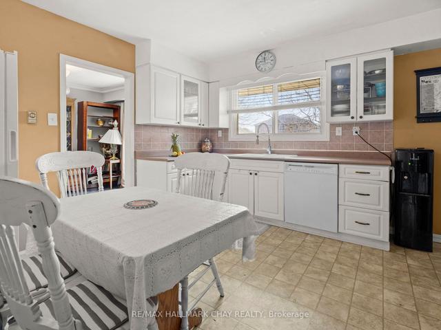 349 Victoria St E, House detached with 3 bedrooms, 1 bathrooms and 7 parking in New Tecumseth ON | Image 18