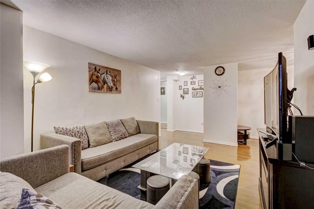 205 - 15 Kensington Rd, Condo with 2 bedrooms, 1 bathrooms and 1 parking in Brampton ON | Image 5
