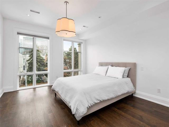 110 Heath St W, House semidetached with 3 bedrooms, 5 bathrooms and 2 parking in Toronto ON | Image 10