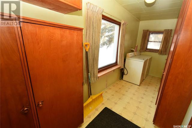 301 2nd Avenue, House detached with 3 bedrooms, 1 bathrooms and null parking in Cudworth SK | Image 4