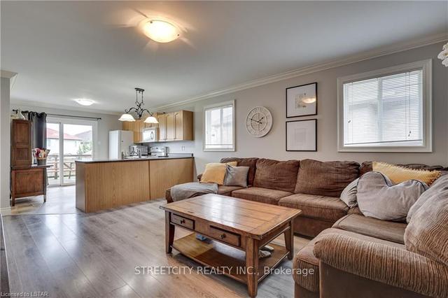 1864 Bloom Cres, House detached with 3 bedrooms, 1 bathrooms and 3 parking in London ON | Image 38